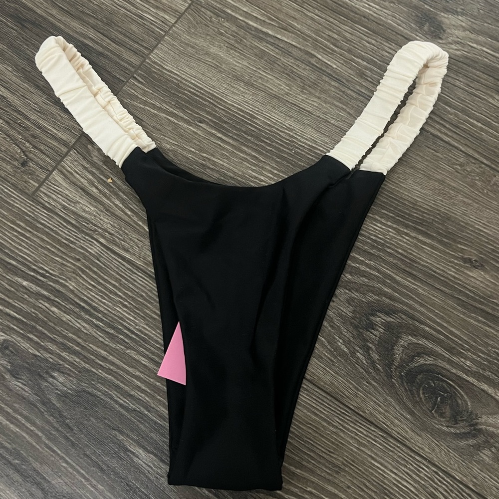 Strawberry Milk Mob Sporty Bottom